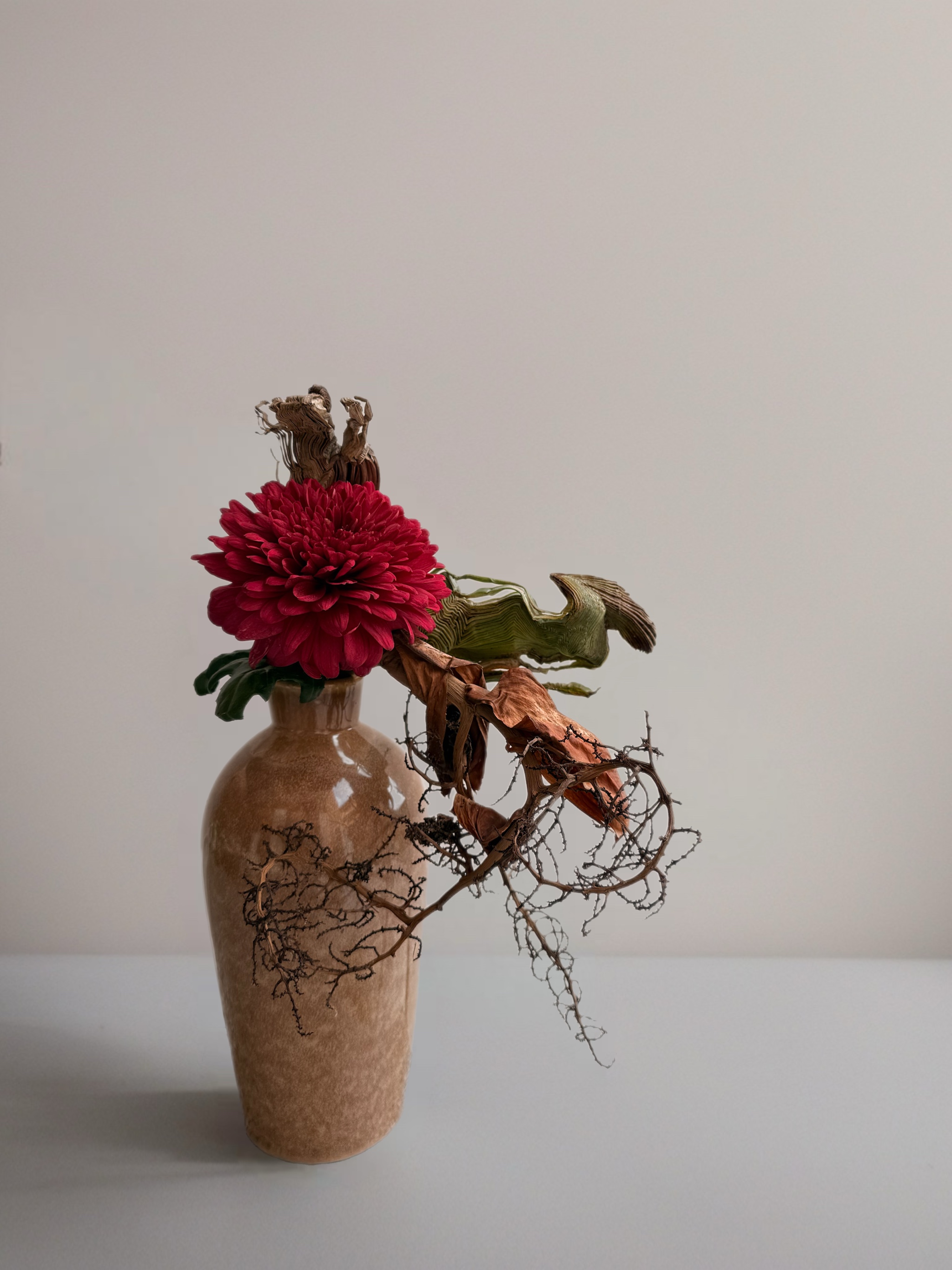 Ikebana arrangement "a quiet inheritance" by arya flowerslab, Macerata