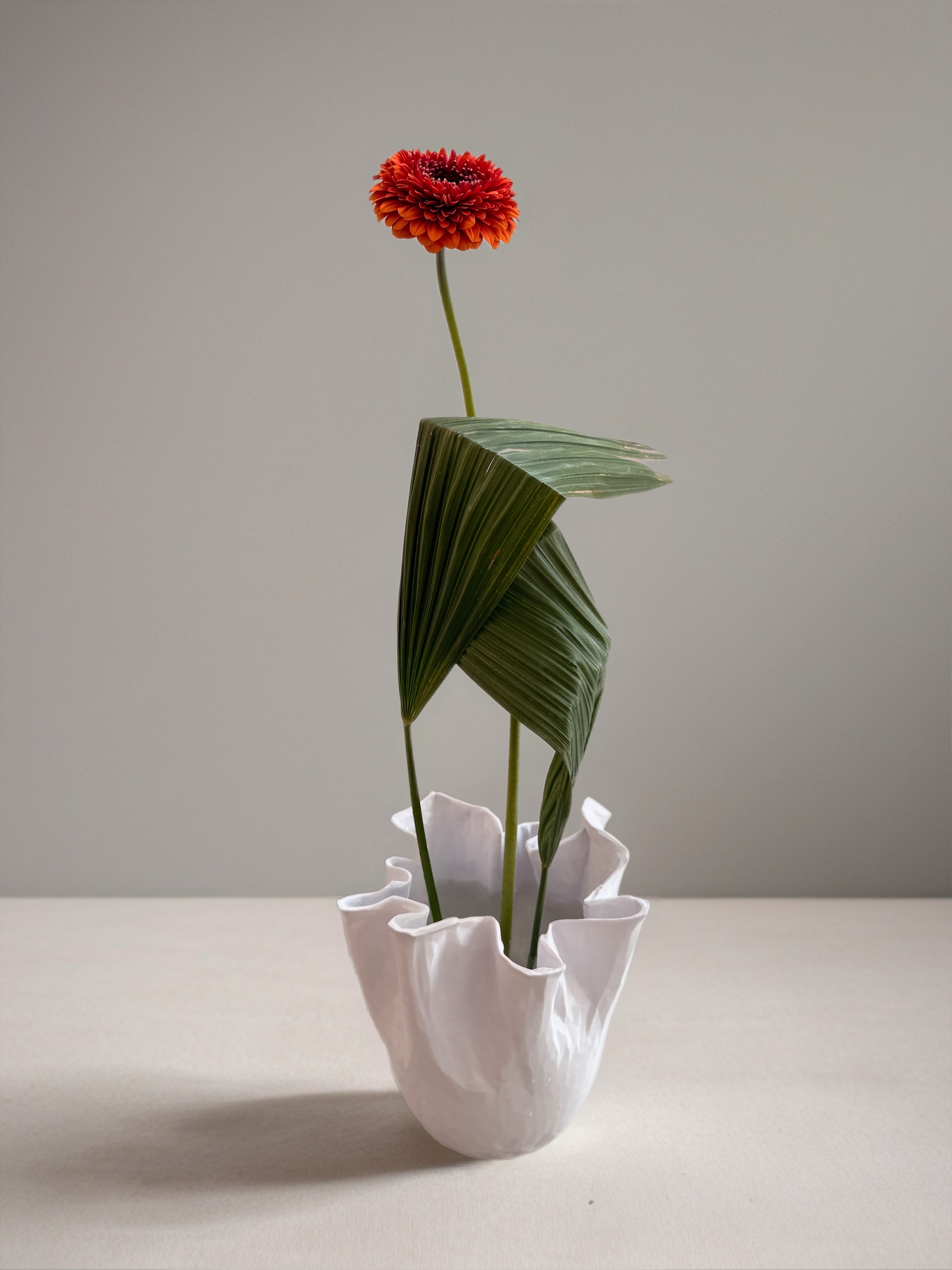 Ikebana arrangement "the shelter of softness" by arya flowerslab, Macerata