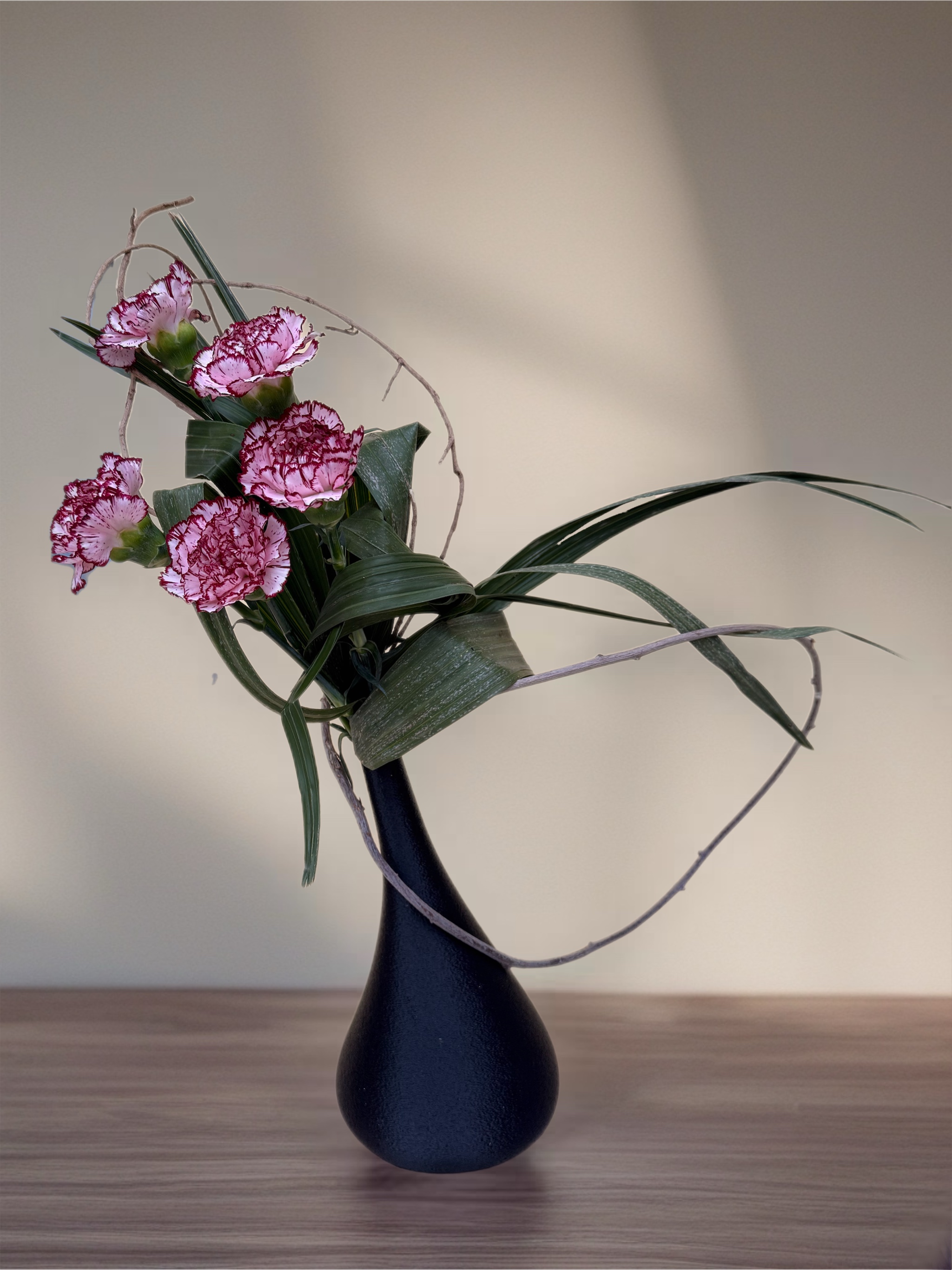 Ikebana arrangement "the unfinished line" by arya flowerslab, Macerata