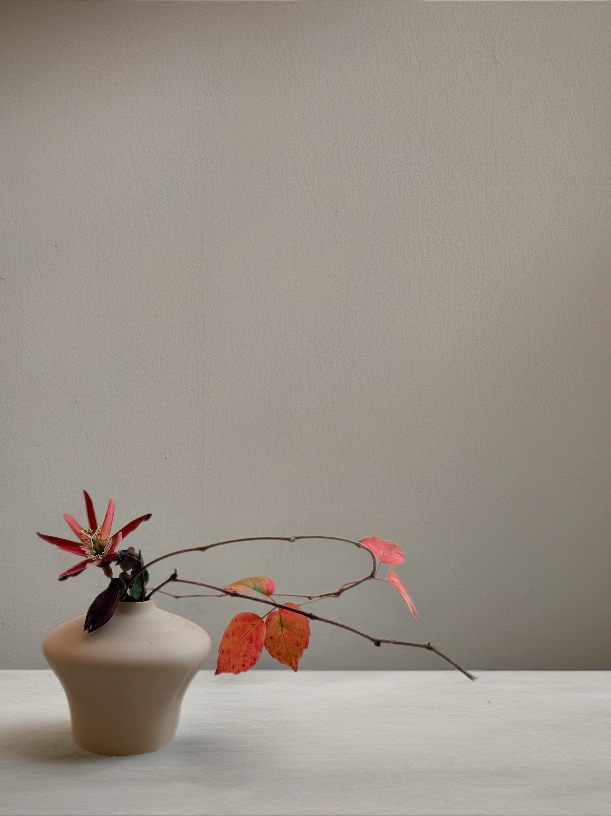 Ikebana arrangement "the unseen center" by arya flowerslab, Macerata